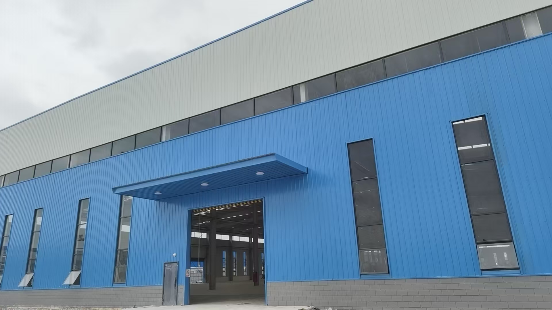 铆定节点抓进度 严管质量促建设——航特二期项目建设提速推进